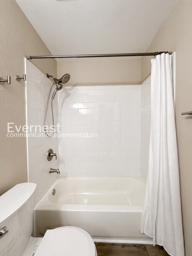 Building Photo - PROMO: Get 1 Month FREE when you sign a 2-Year Lease!/3 bed/2 bath Spacious Home with Modern Amen...