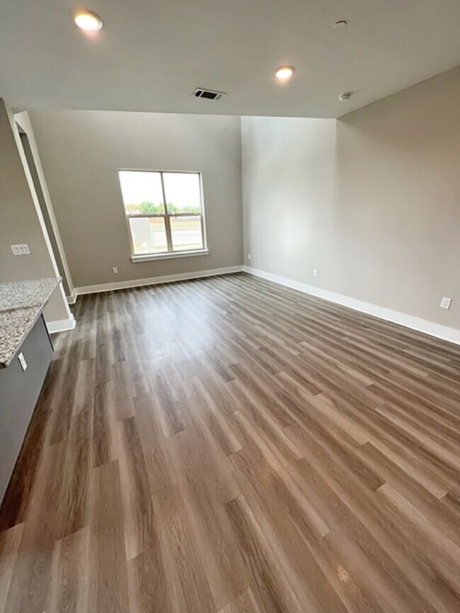 Building Photo - 3621 Bonnie Brae St