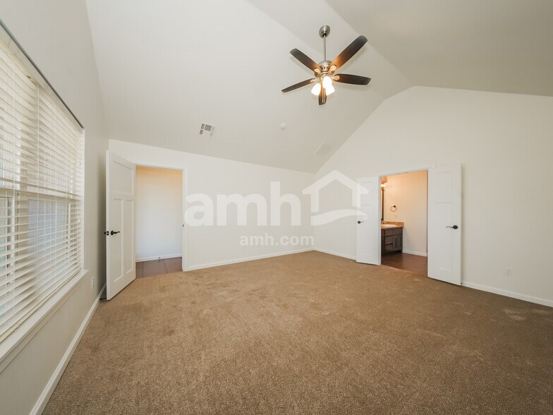 Building Photo - 11217 NW 102nd St