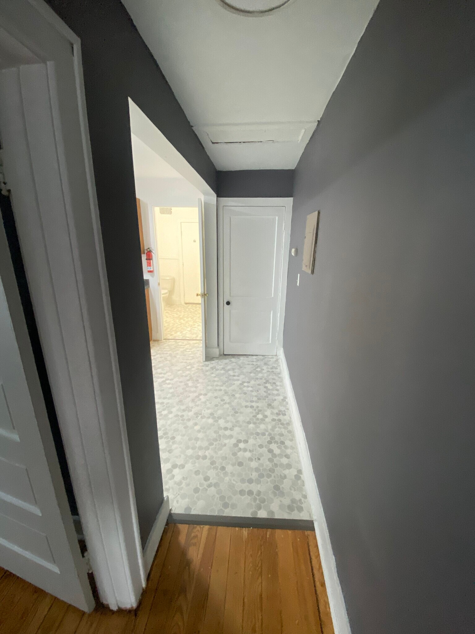 Building Photo - 916 W Lovell St