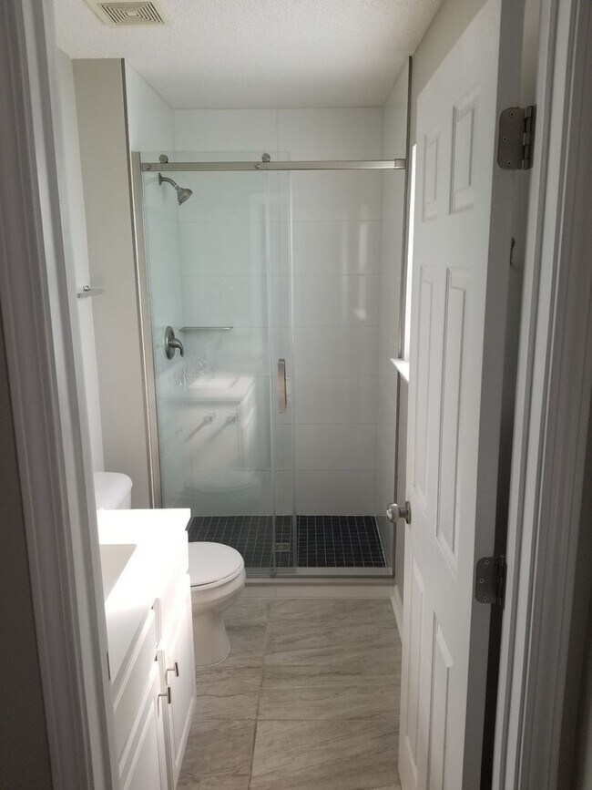 Building Photo - 3 Bd / 2.5 Bth townhouse in SW Durham Aubu...