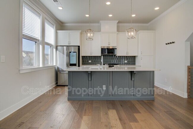 Building Photo - 5939 Ardrey Kell Rd