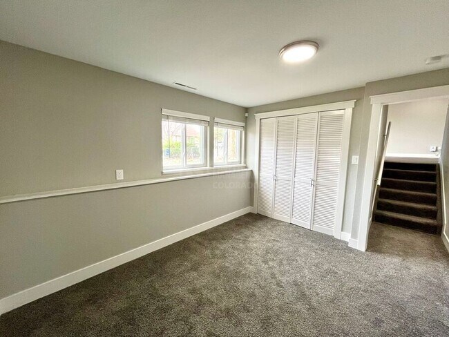 Building Photo - 2123 Fernwood Dr