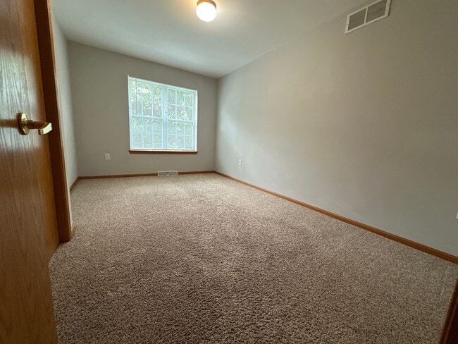 Building Photo - 4221 Owl Creek Dr