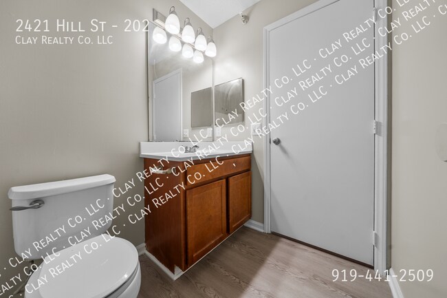 Building Photo - 2421 Hill St