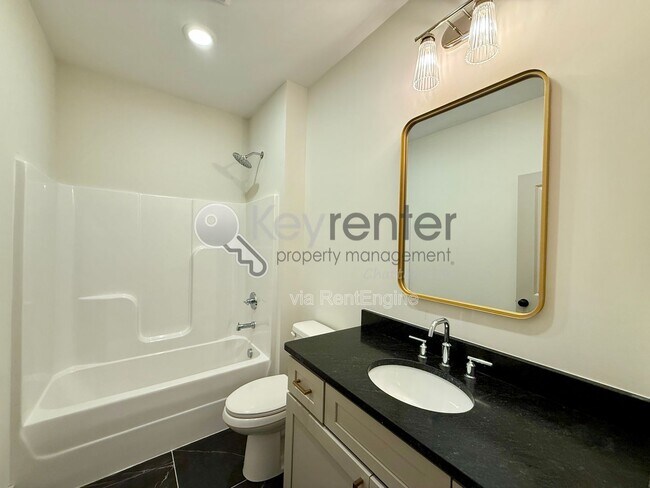 Building Photo - 1072 Amelia Ct