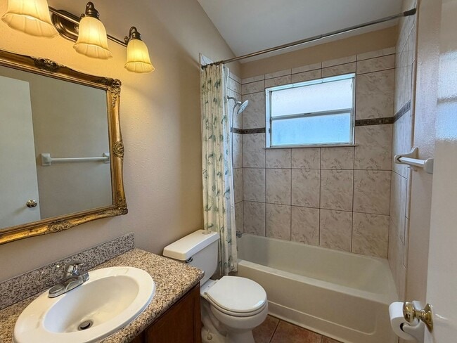 Building Photo - 625 Remington Oak Dr