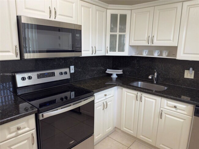 Building Photo - 7765 SW 86th St