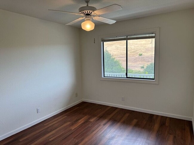 Building Photo - 3556 Mesa Verdes Dr