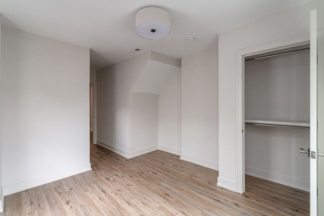 Building Photo - 468-470 E. 2nd Ave