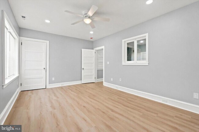 Building Photo - 5548 Ridge Ave