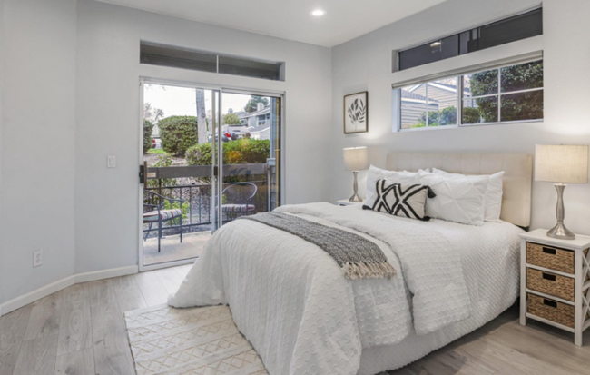 Building Photo - 7595 Canyon Meadows Cir