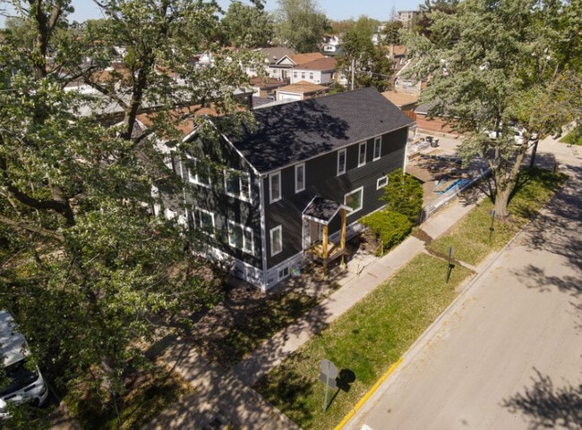 Building Photo - 2201 N 74th Ct