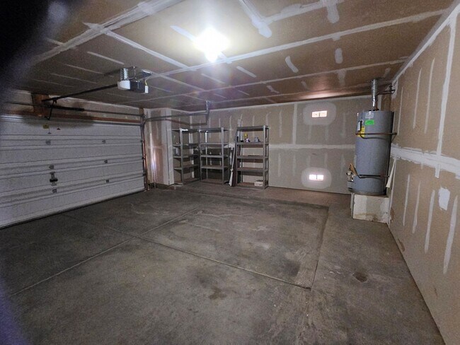Building Photo - Clean THREE Bedroom Home For Rent