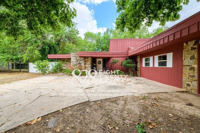 Building Photo - *Not Available for Preleasing 2026* Talk A...