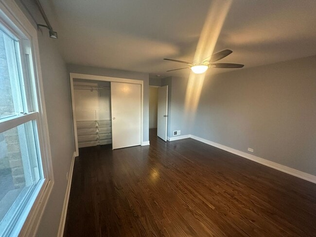Building Photo - 2543 Crawford Ave