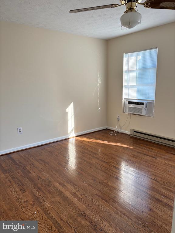 Building Photo - 240 Nottoway Dr