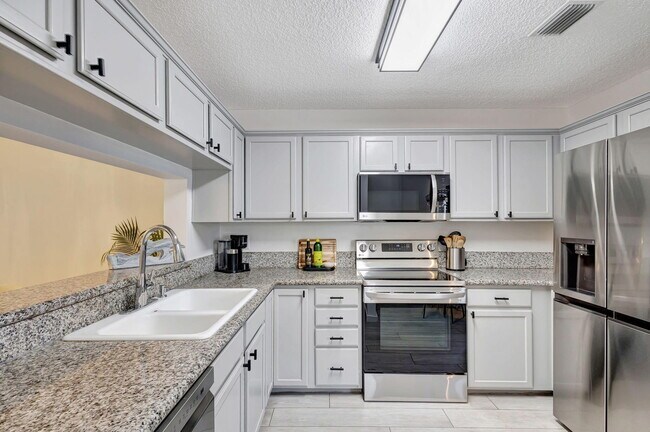 Building Photo - 1106 Ocean Dunes Cir