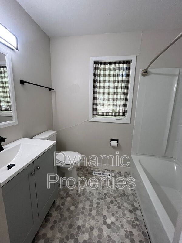 Building Photo - 3323 S 126th St