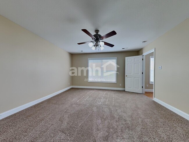 Building Photo - 1061 Saint Johns Dr