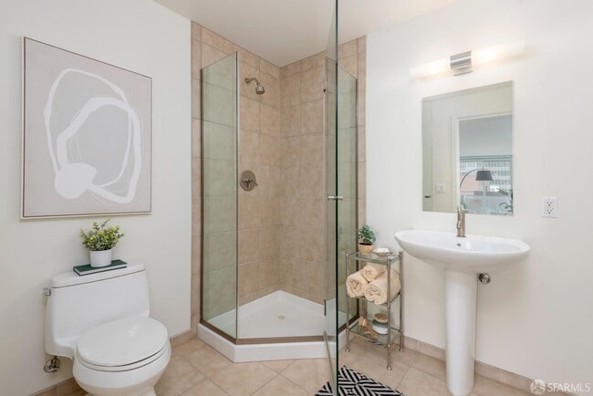 Building Photo - 301 Main St