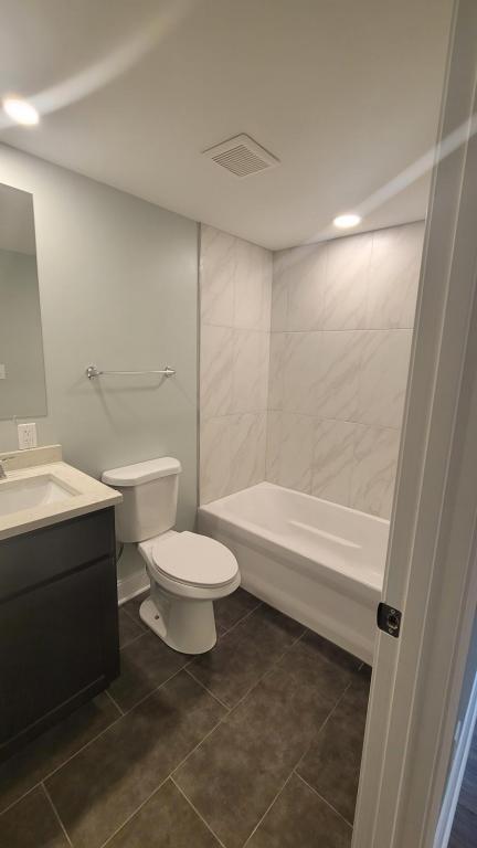 Building Photo - 7346 Noble St