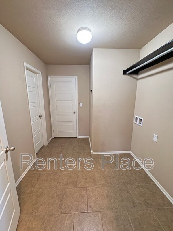 Building Photo - 3915 W 104th Pl S
