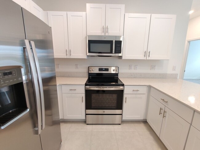 Building Photo - 32094 Powderpuff Mimosa Dr
