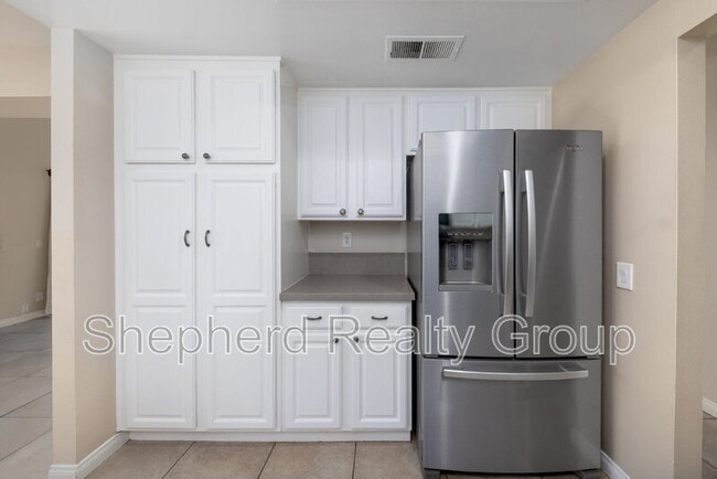 Building Photo - 1588 Elegante Ct
