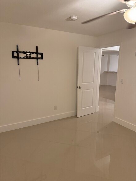 Building Photo - 5204 Coronado Pky