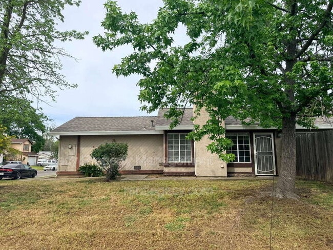 Building Photo - 7733 Robinette Rd