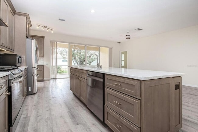 Building Photo - 8419 Whispering Woods Ct