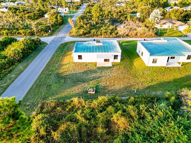 Building Photo - 2919 65th St W