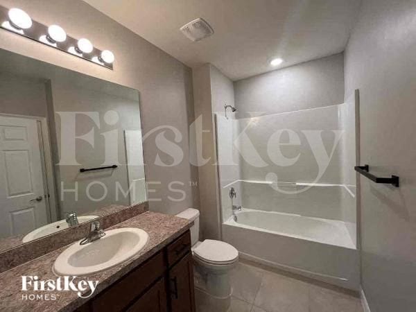 Building Photo - 2800 Zaragoza Ct