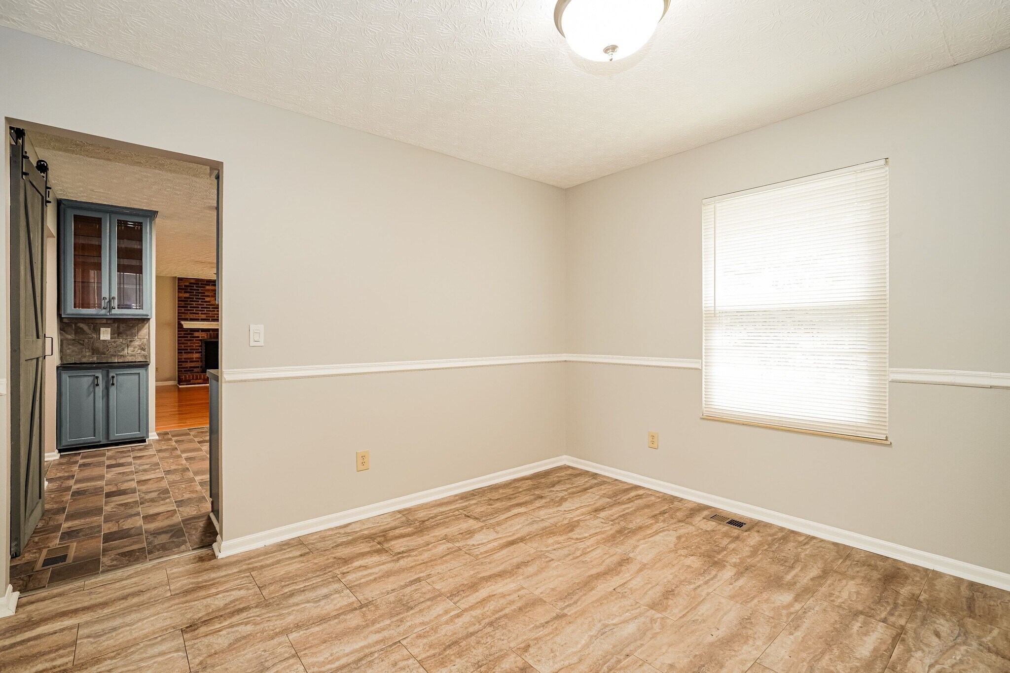 Building Photo - 3976 Maidstone Dr