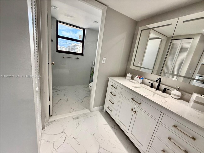 Building Photo - 290 174th St St