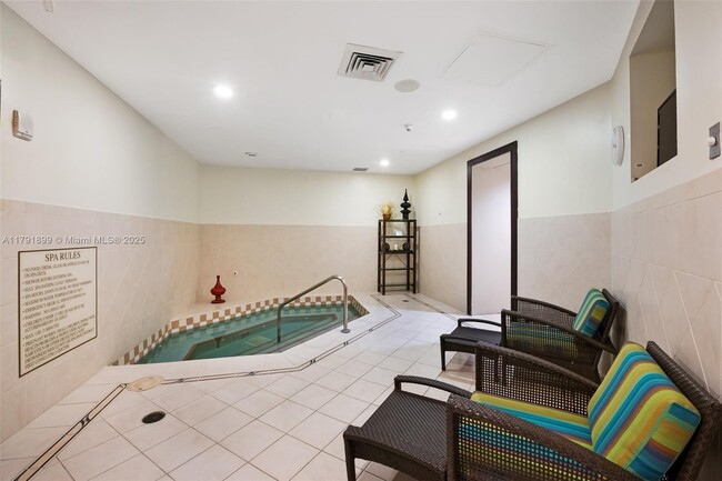 Building Photo - 610 W Las Olas Blvd