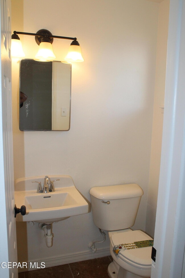 Building Photo - 5656 Sun Valley Dr