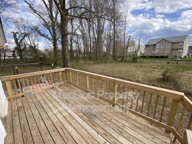 Building Photo - 6037 Rosedale Dr