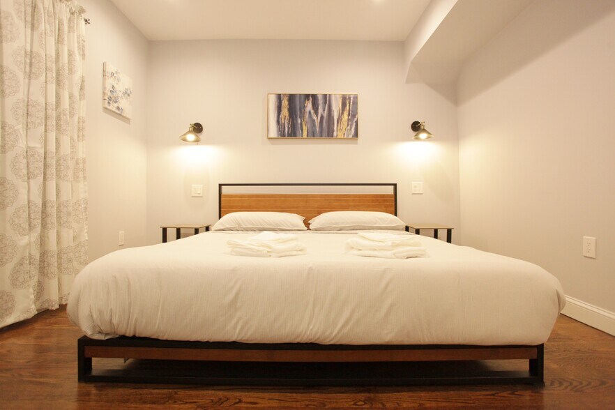 Building Photo - 289 Main St