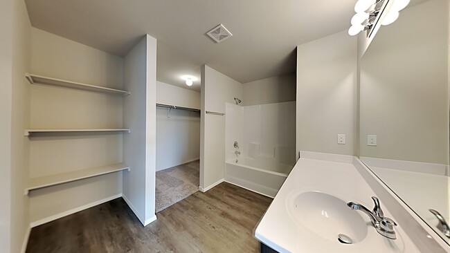 Building Photo - Very Nice 4 Bedroom 2 Bath in El Reno Schools