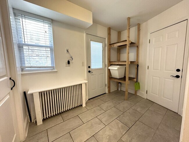 Building Photo - Stunning 4-Bedroom Townhome in the Heart of Fishtown! Available NOW!