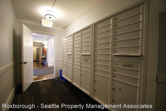 Building Photo - 1720 E Denny Way