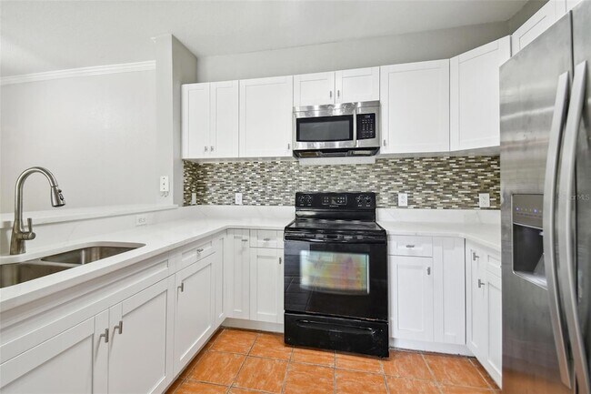 Building Photo - 9405 Crescent Loop Cir