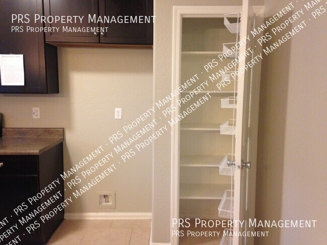 Building Photo - 1007 S Cheshire Ln