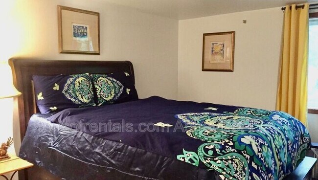 Building Photo - 4 Coma Lk Ln