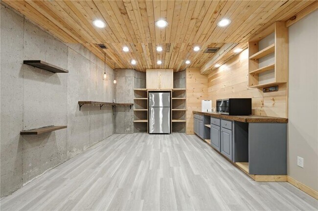 Building Photo - 3561 Carriage Glen Way