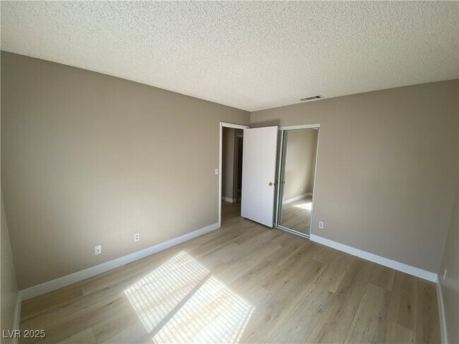 Building Photo - 376 Legacy Dr