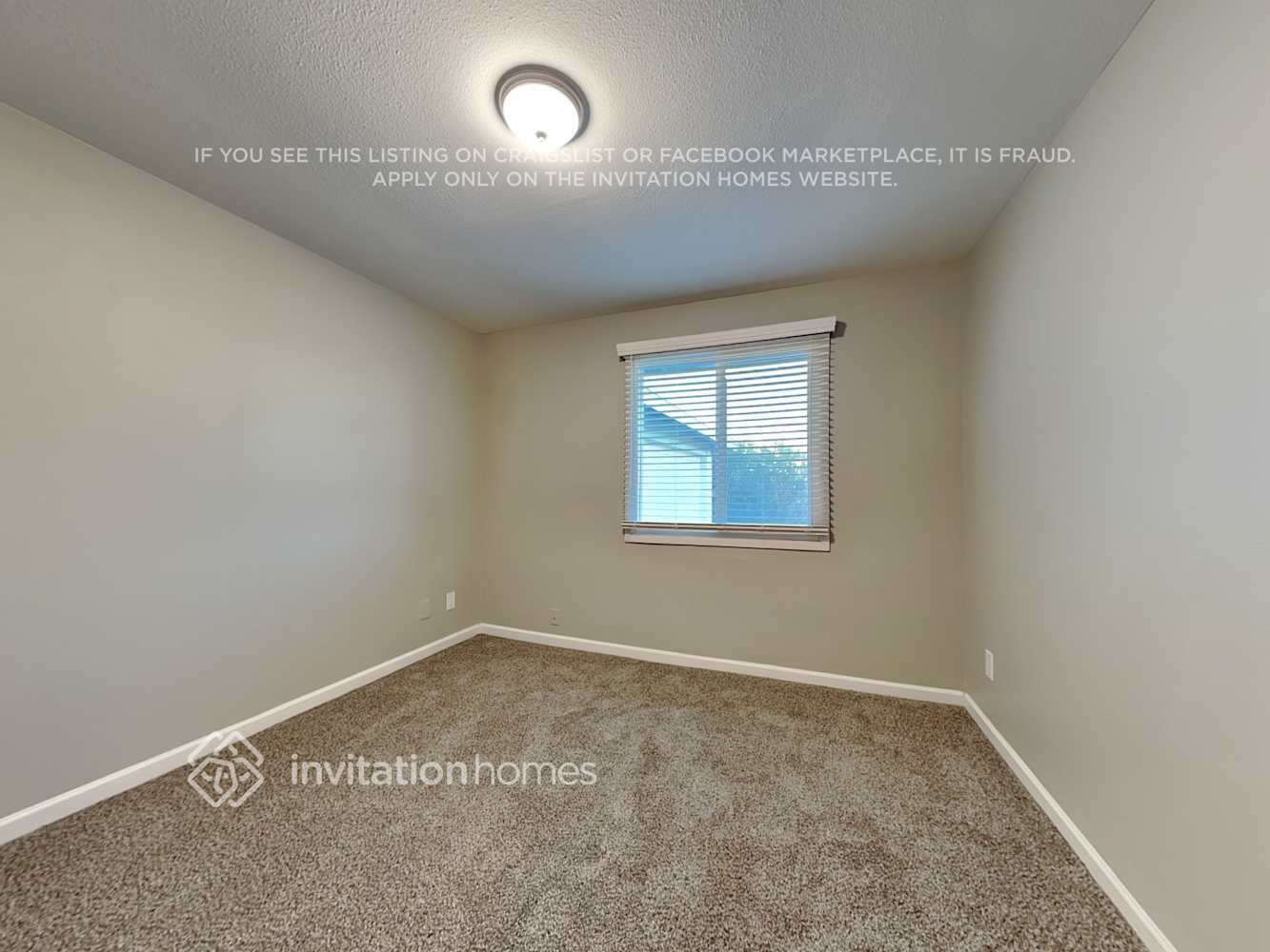 Building Photo - 1250 E Hermosa Dr