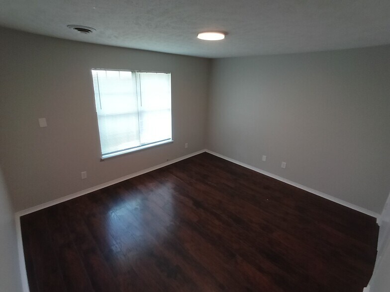 Building Photo - 36 Brianfield Dr